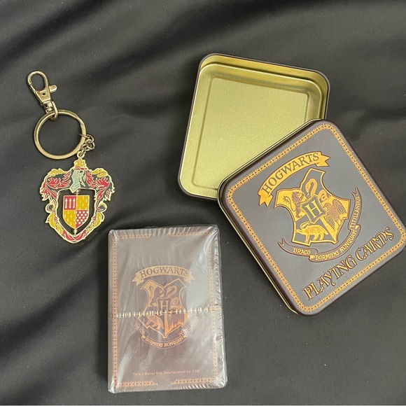 Harry Potter Gryffindor robe with Hogwarts Playing Cards and keychain bundle - Picture 5 of 6